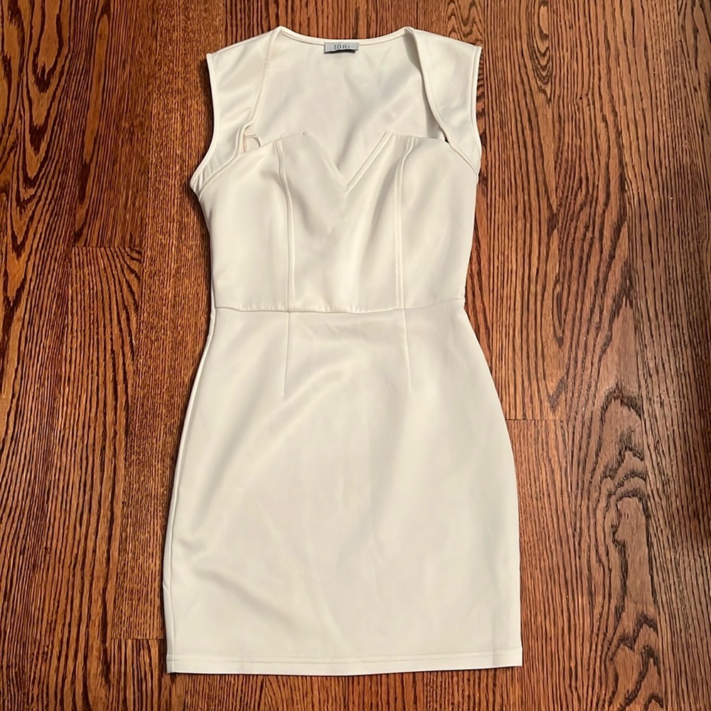 WHITE DRESS